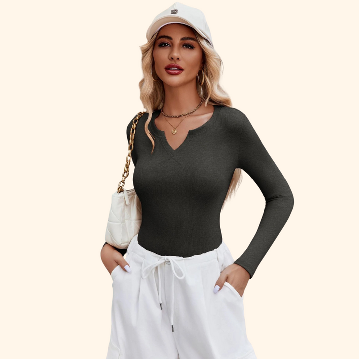Maisie - Ribbed V-Neck Top