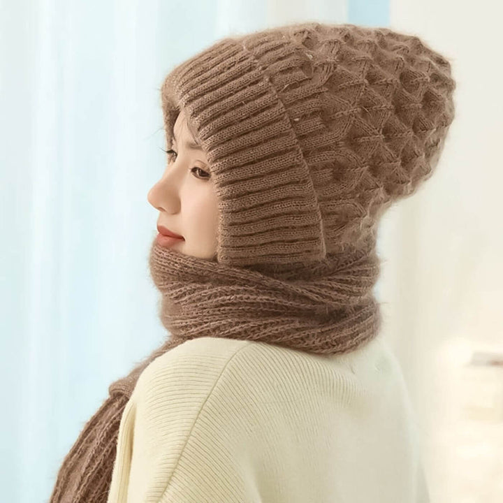Marlowe- Windproof hat and scarf with fleece lining