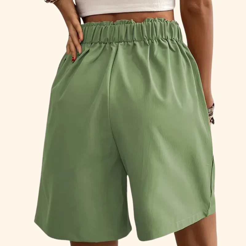 Mila - High-waisted shorts