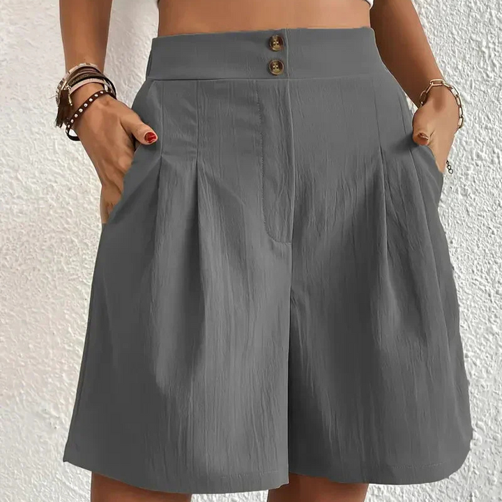 Mila - High-waisted shorts