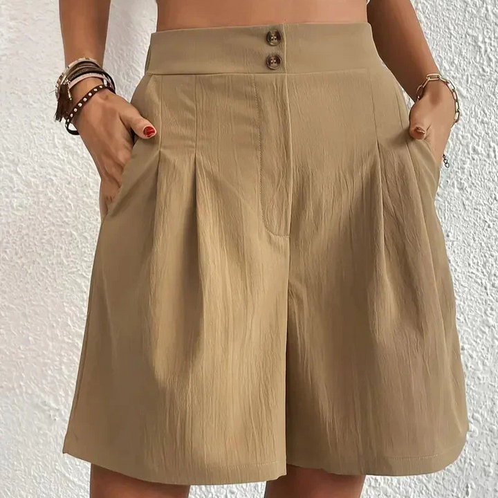 Mila - High-waisted shorts