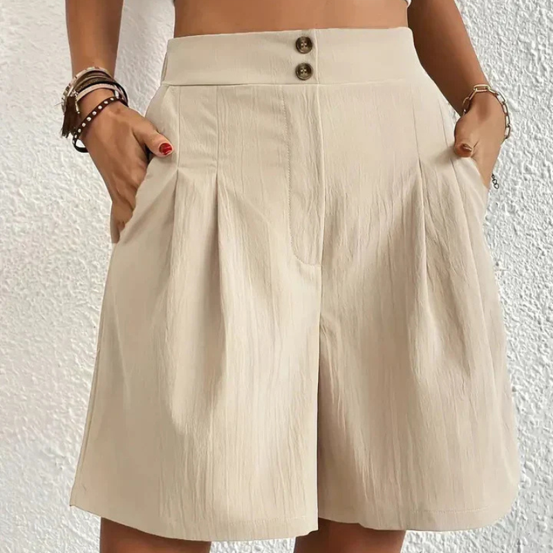 Mila - High-waisted shorts